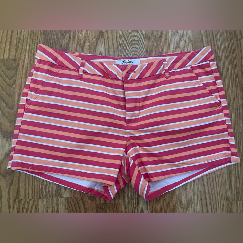 BeBop shorts red orange white sz 11 slight stretch w/back pockets casual